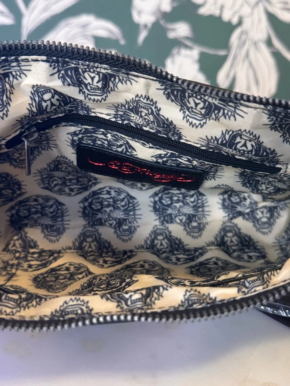 Ed Hardy Nwt Straw Crossbody Bag with Black Trims and Floral Patchwork - Picture 8 of 8